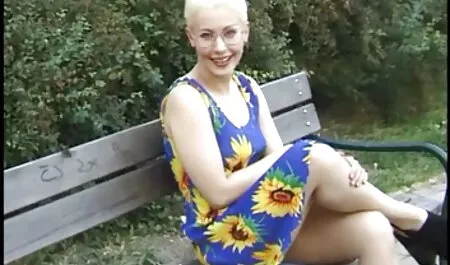 Die kleine Nymphomanin Brittney Cole porno mit vater braucht einen harten Schwanz zum Saugen