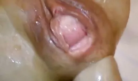Sexy Brünette knallt hart und opa fickt seine tochter schluckt