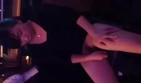 Noble Damen auf einer tochter sexvideo Couch