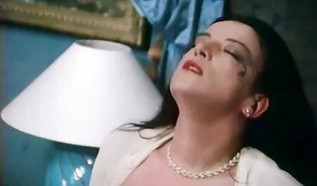 Sexy haariges Mädchen tochter porn tube spielt sich zum Orgasmus