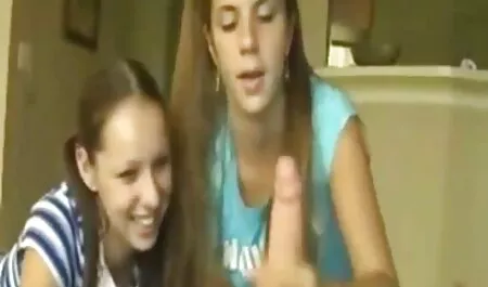 Heiße Milf gibt tochter fickt den vater einen tollen Handjob