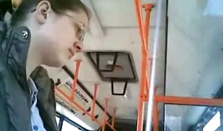 Sexy junge Schlampe fickt vater fickt seine behinderte tochter und lutscht Schwanz
