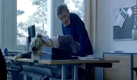 Brünette Schlacke vater tochter sexvideo fingert ihre Möse